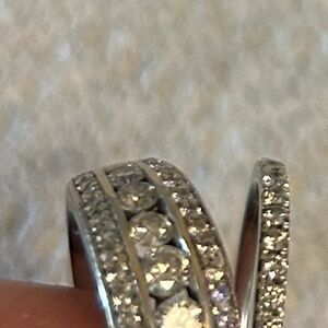 Women’s size 10 14karat white gold ring